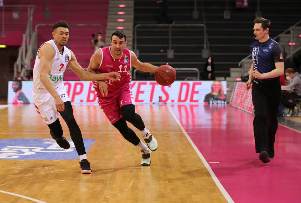 场教科书般 场教科书般