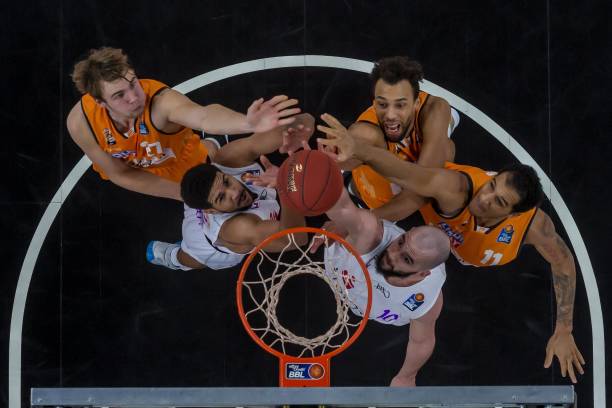 的后防线让 的后防线让