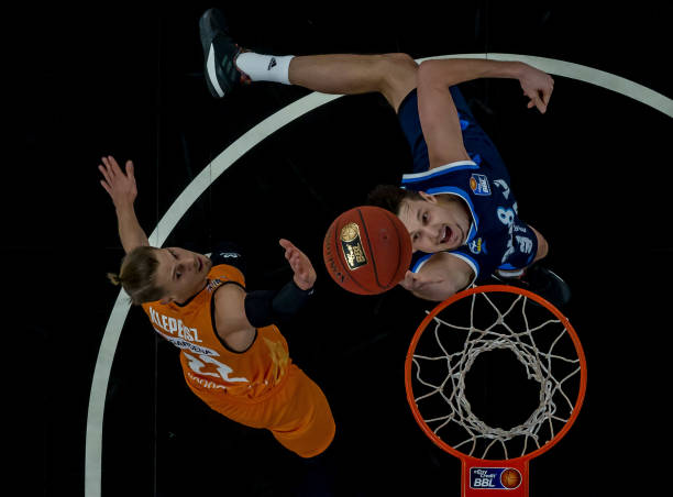 和篮板拼抢 和篮板拼抢